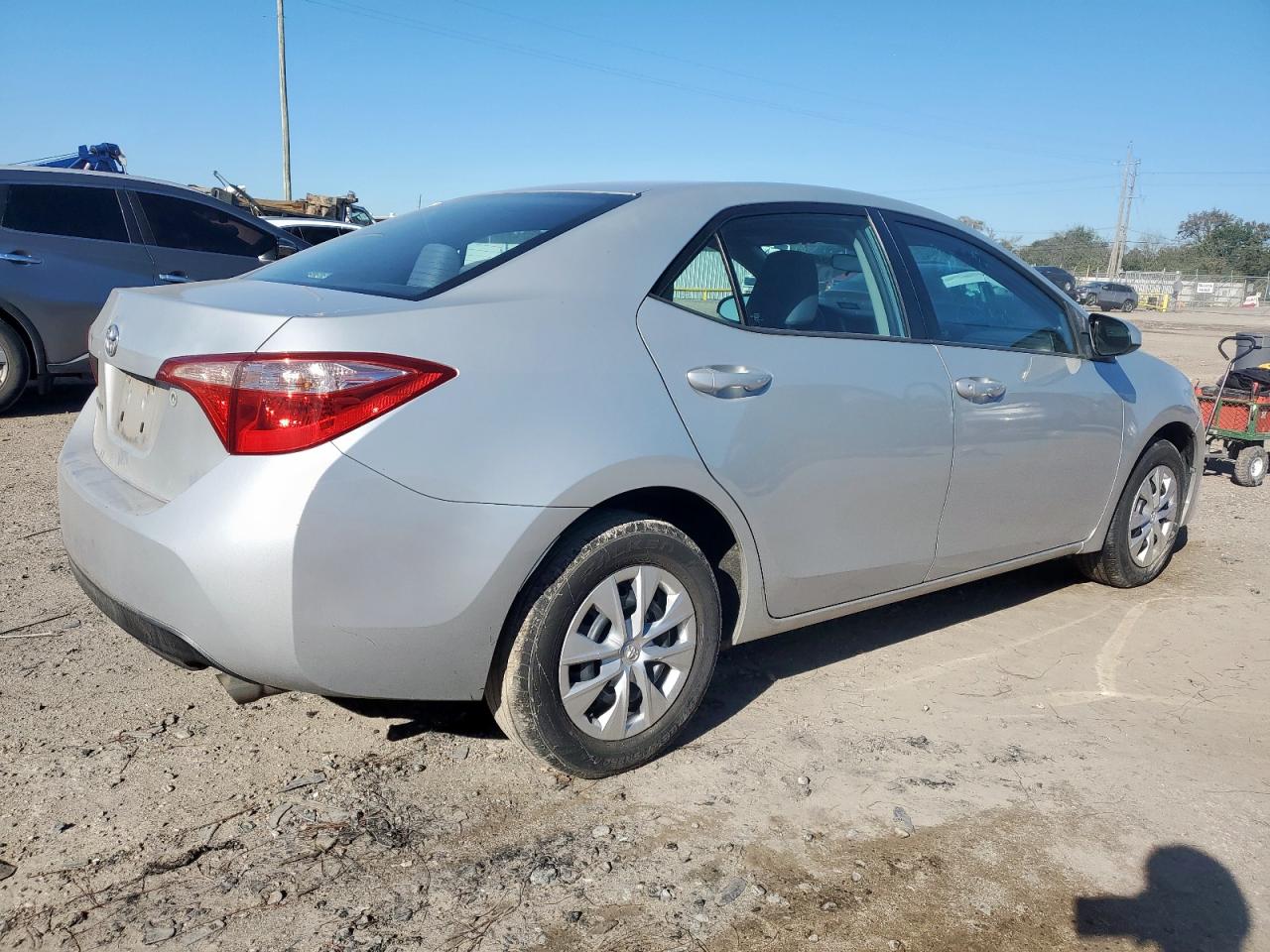 Toyota Corolla L Image 9