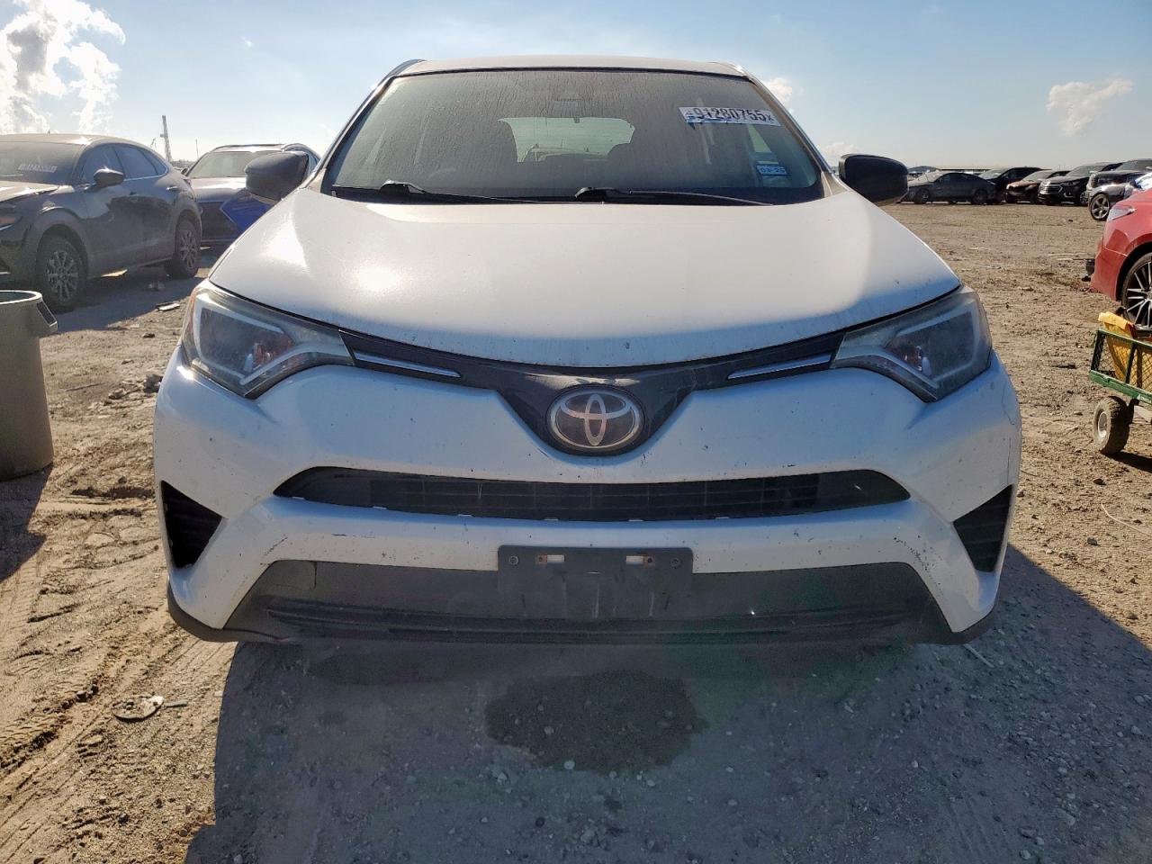 Toyota RAV4 Le Image 3