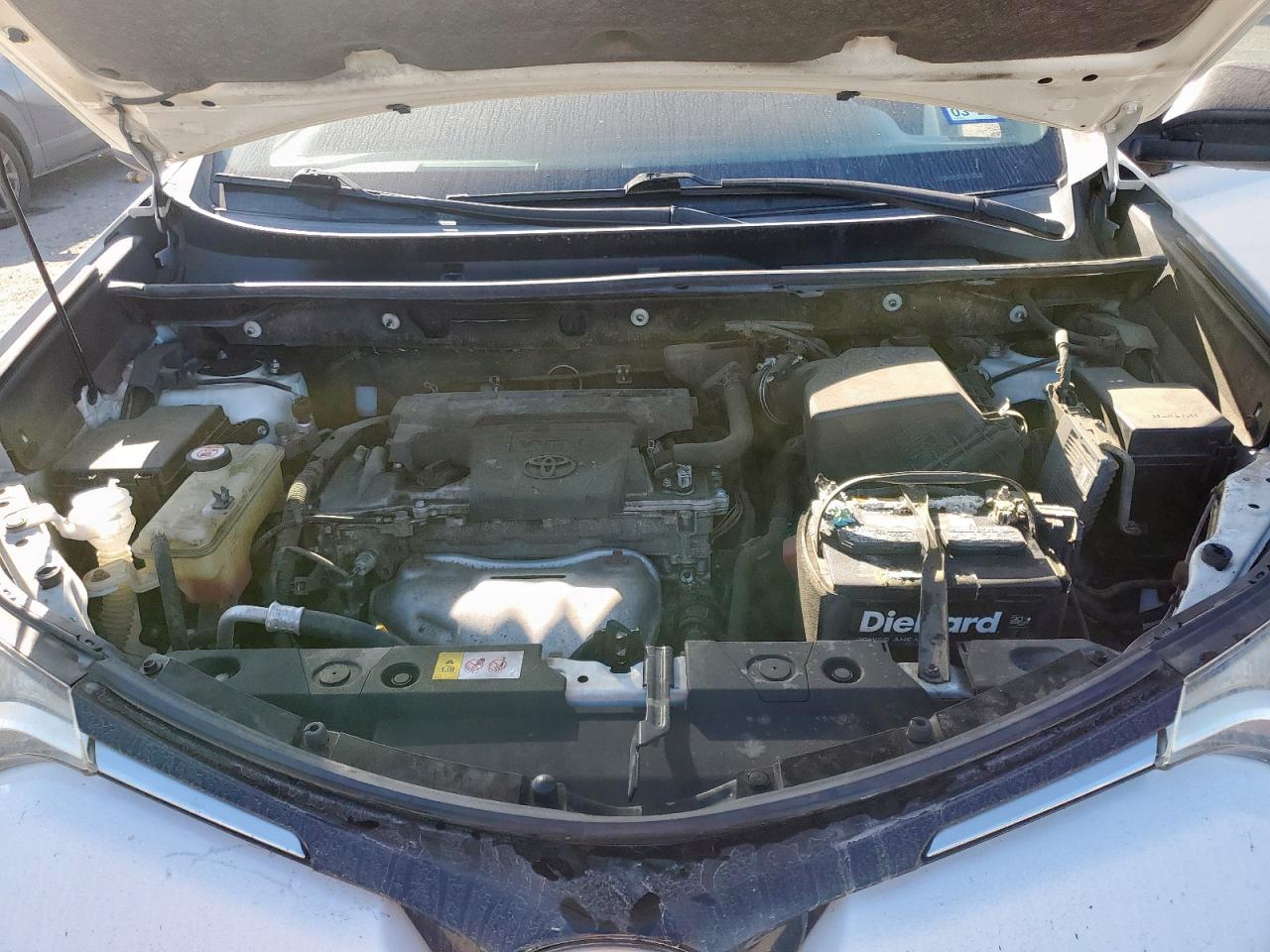 Toyota RAV4 Le Image 7