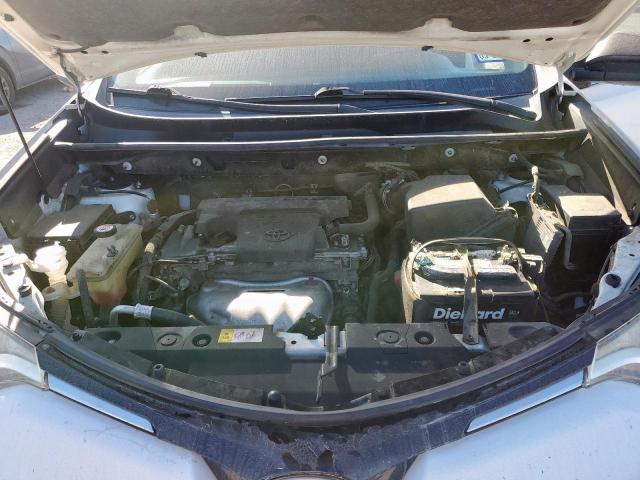 Toyota RAV4 Le Image 7