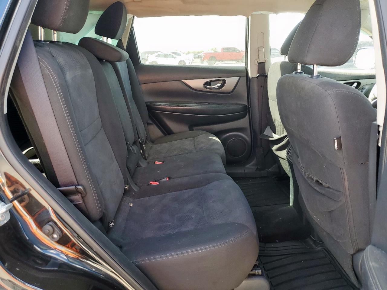 Nissan Rogue S Image 12