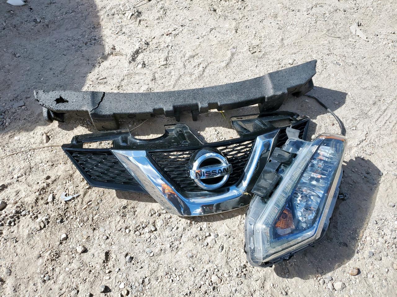 Nissan Rogue S Image 13