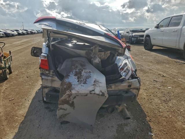 Toyota Corolla L Image 12