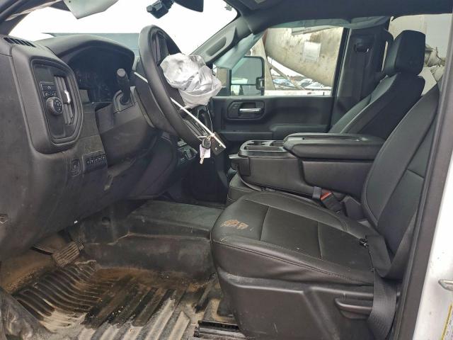 Chevrolet Silverado C2500 Heavy Duty Image 7