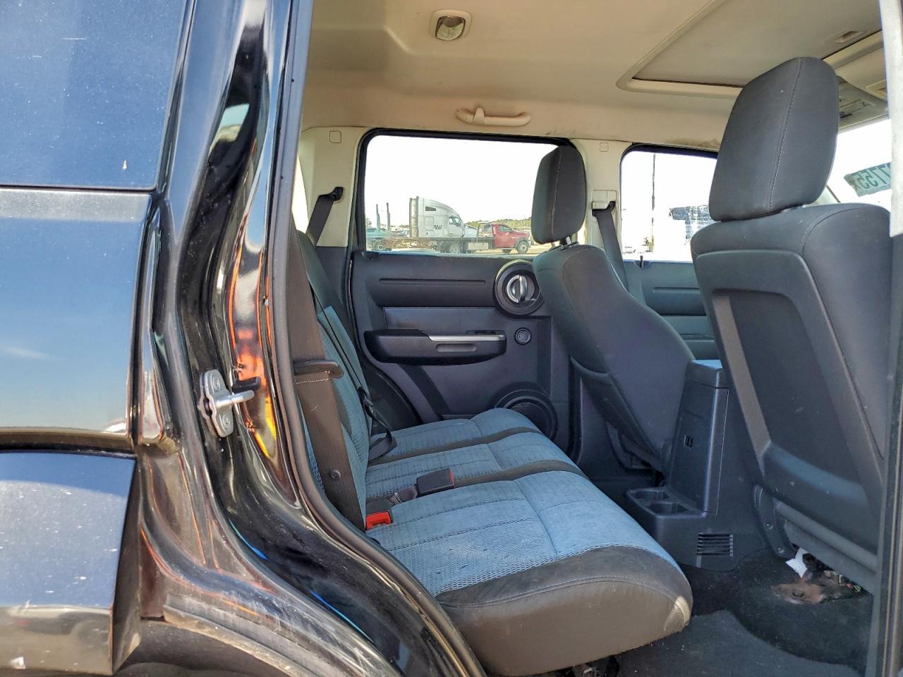 Dodge Nitro R/t Image 11