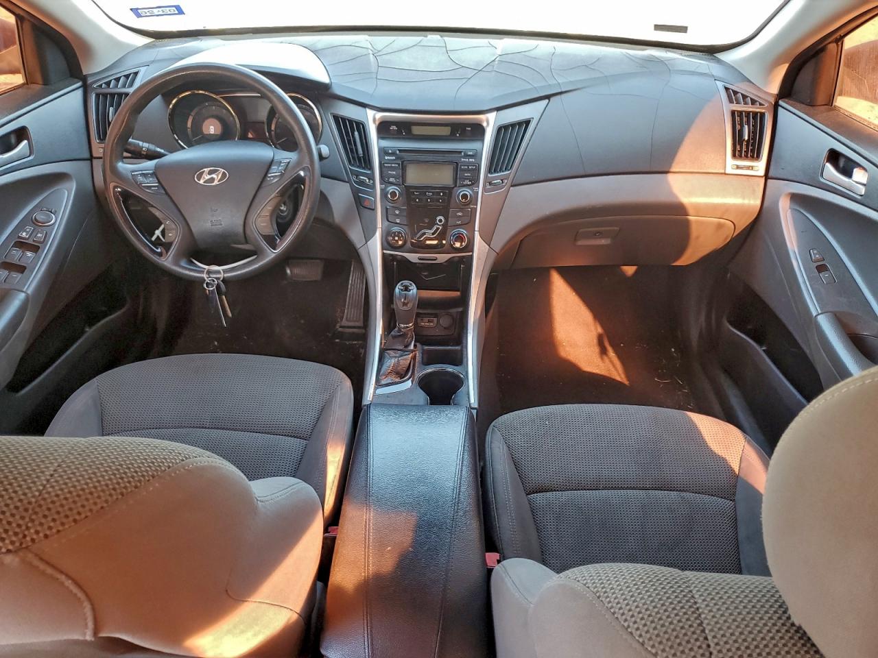 Hyundai SONATA Gls Image 10