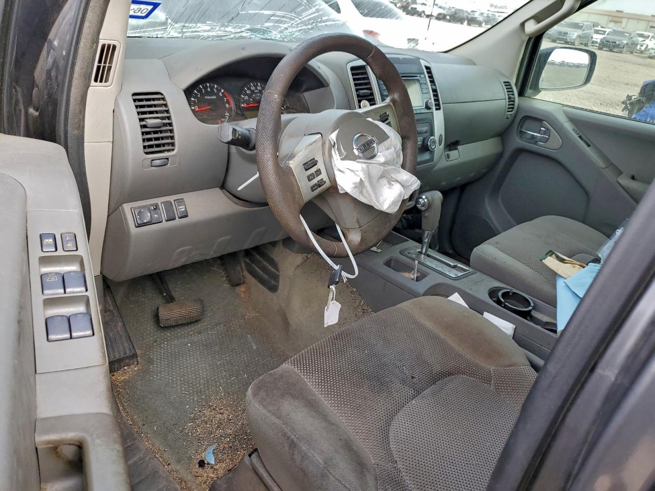 Nissan Frontier S Image 9