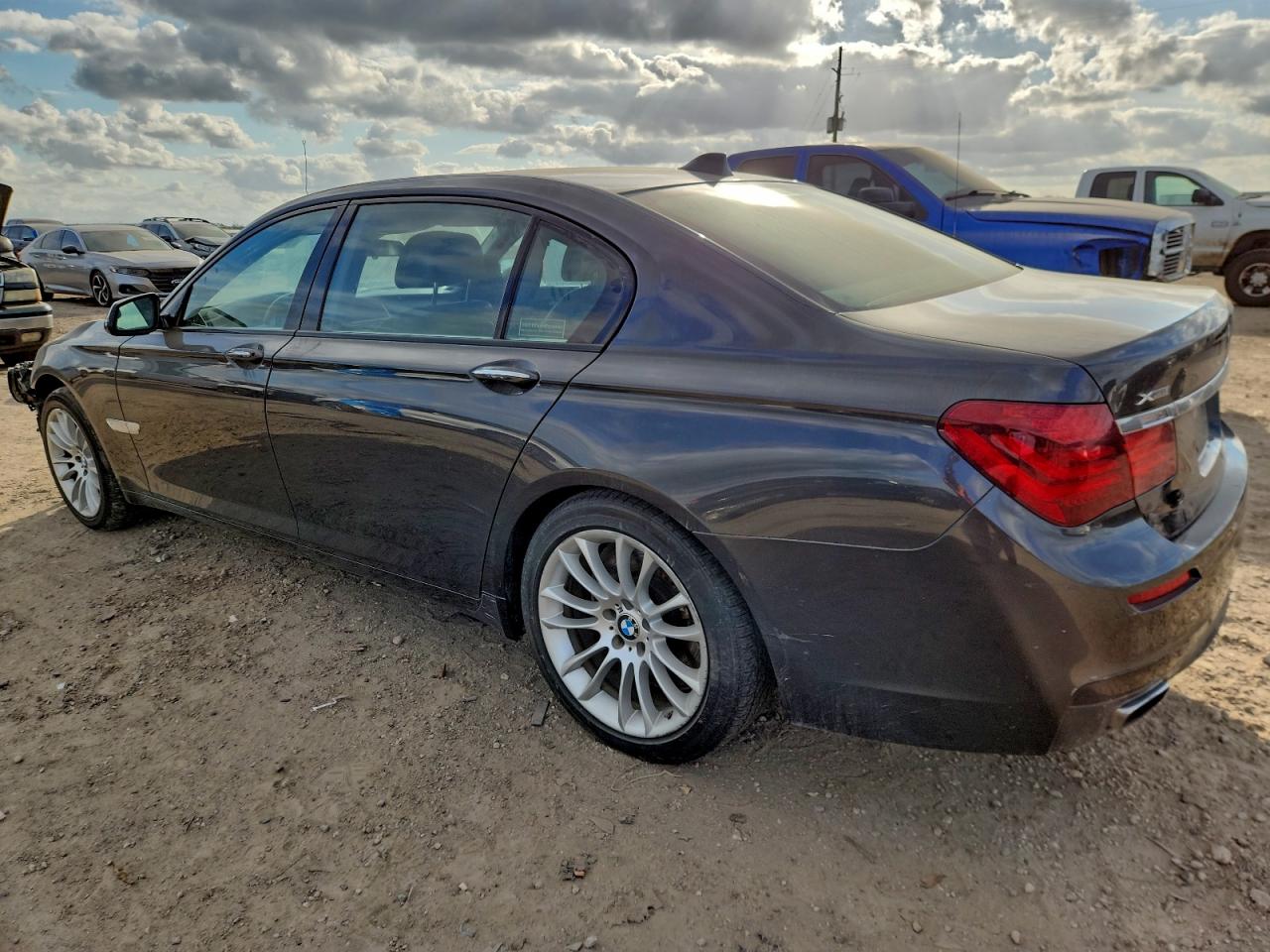 BMW 7 Series Lxi Image 12