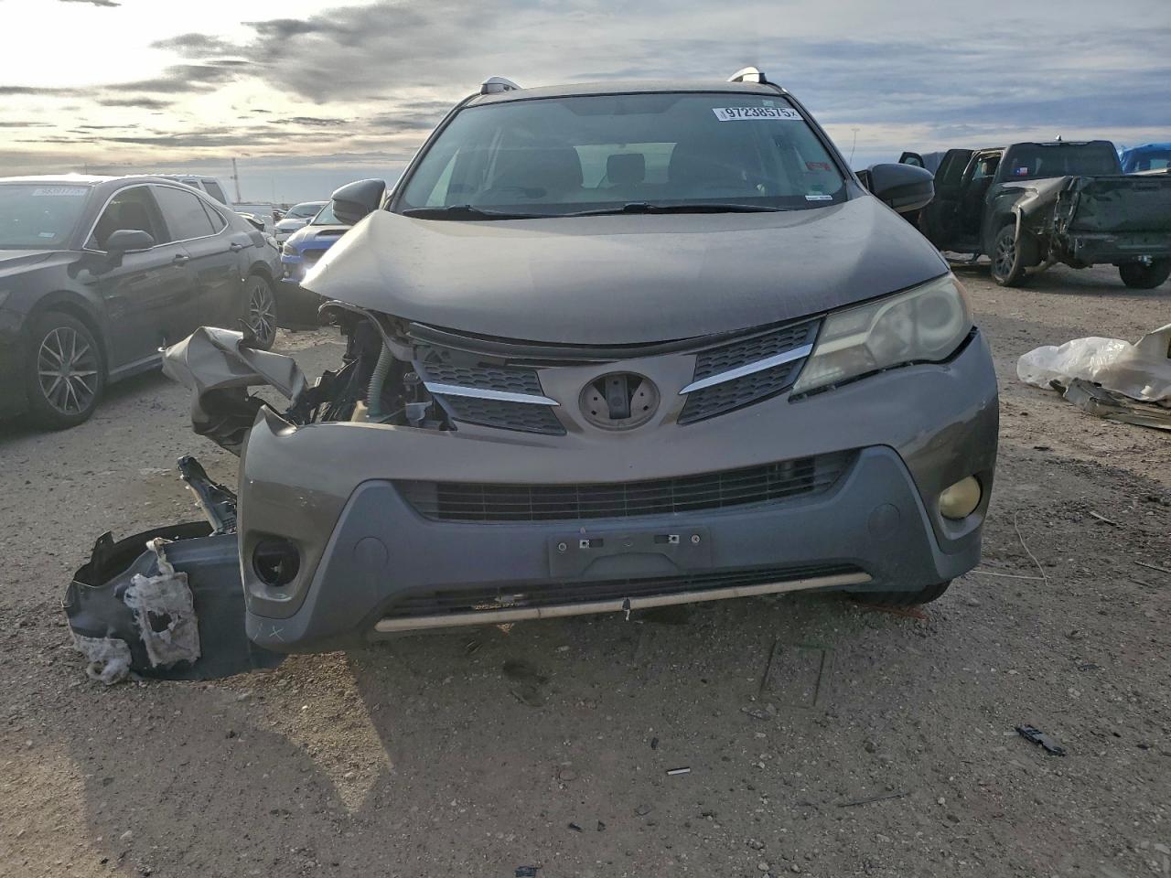 Toyota RAV4 Le Image 7