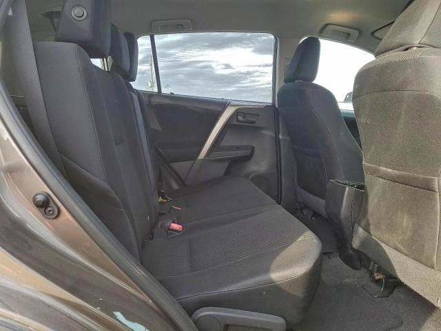 Toyota RAV4 Le Image 12