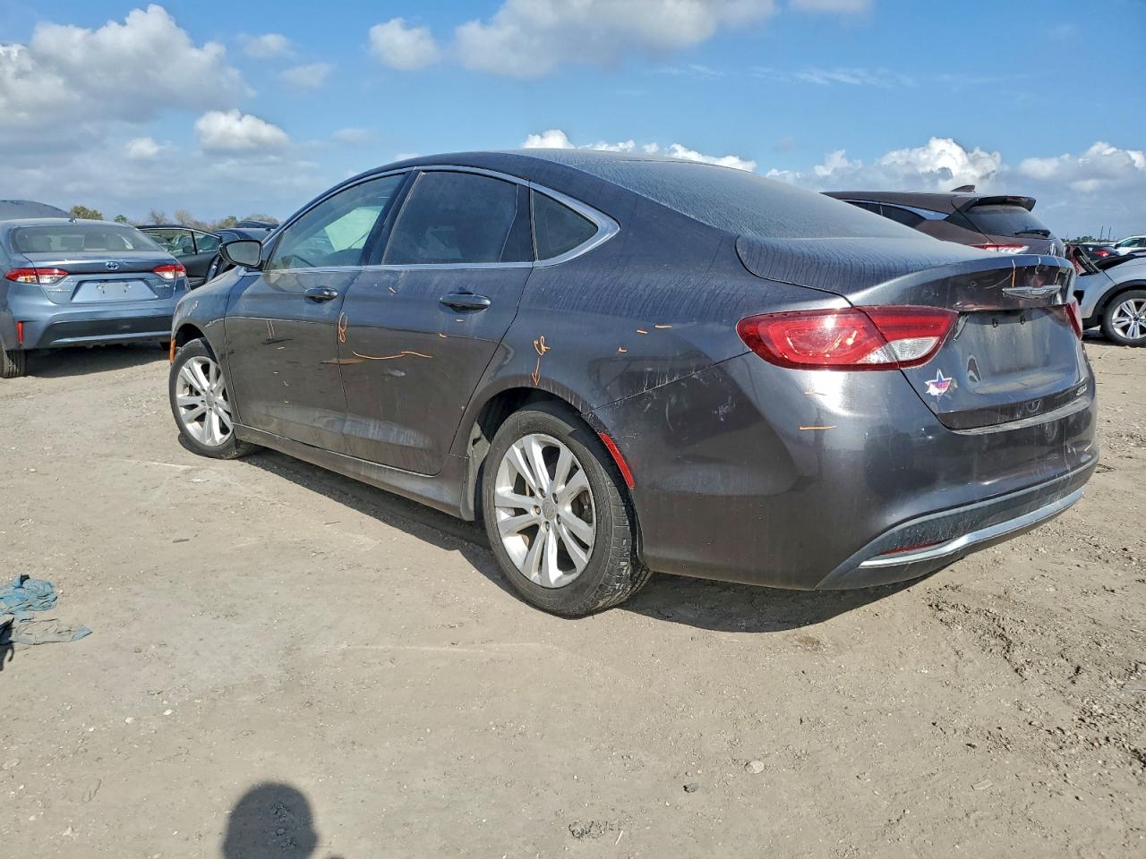 Chrysler 200 Limited Image 6