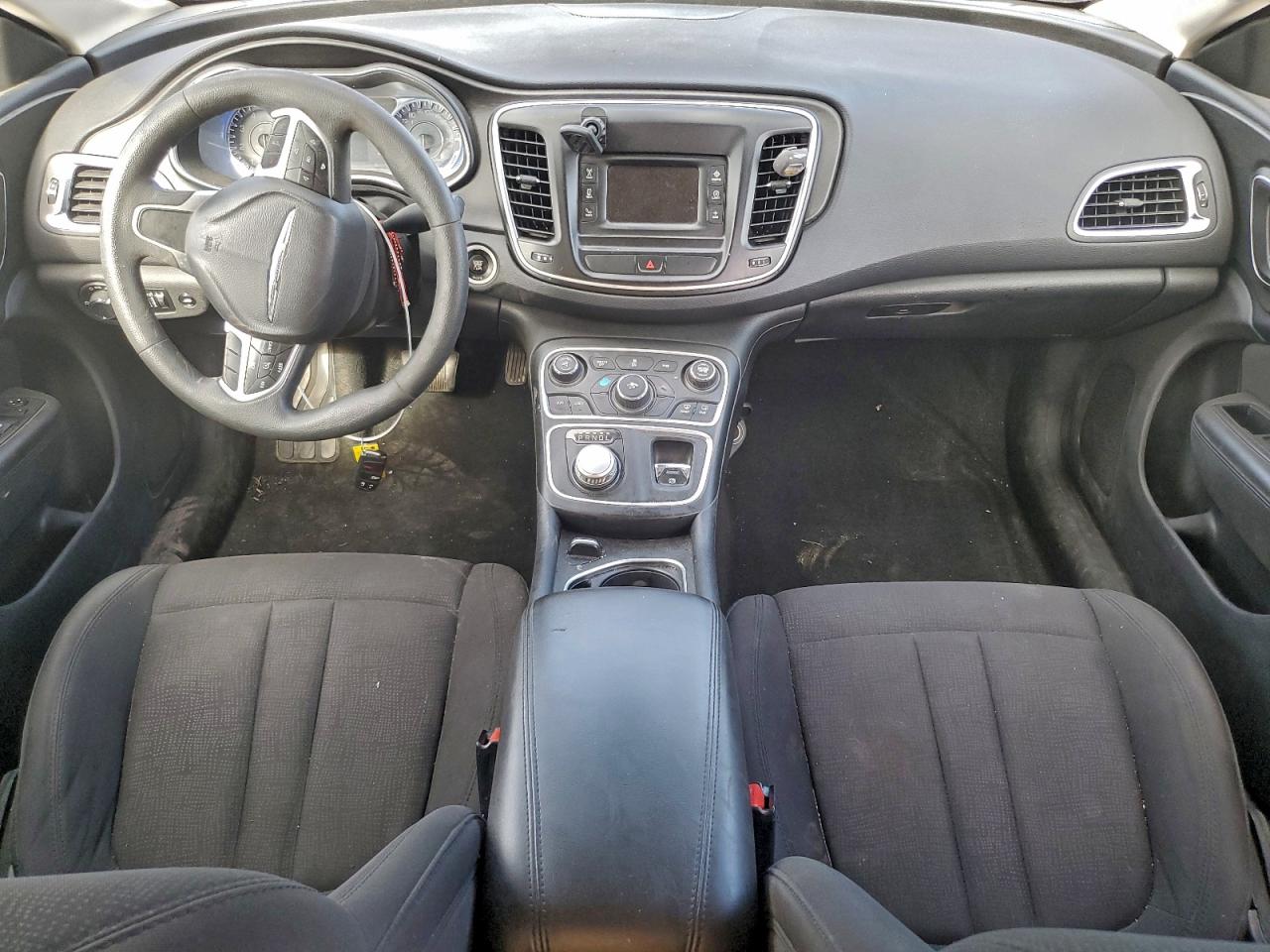 Chrysler 200 Limited Image 8