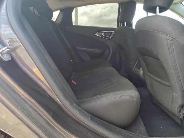 Chrysler 200 Limited Image 10