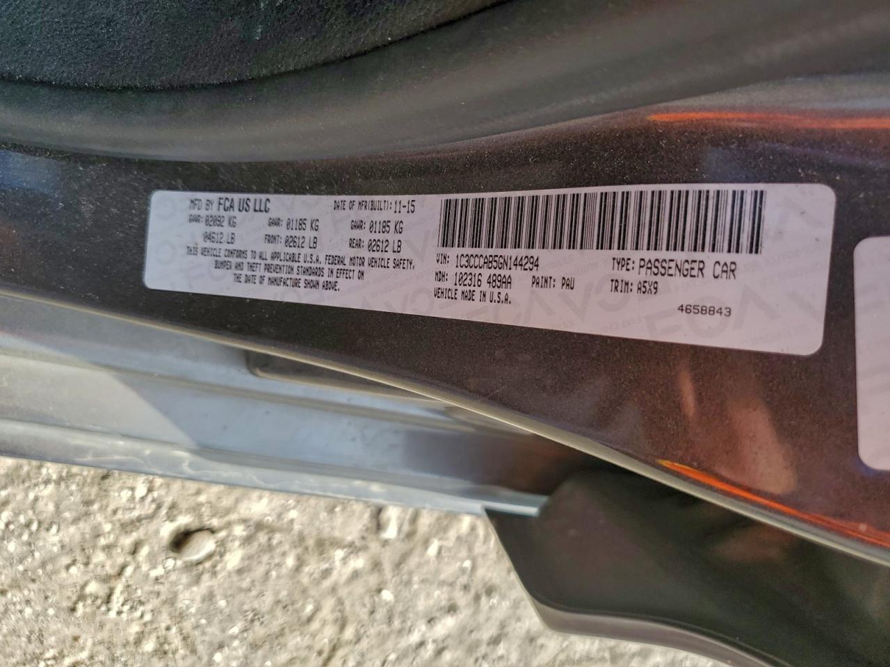 Chrysler 200 Limited Image 2