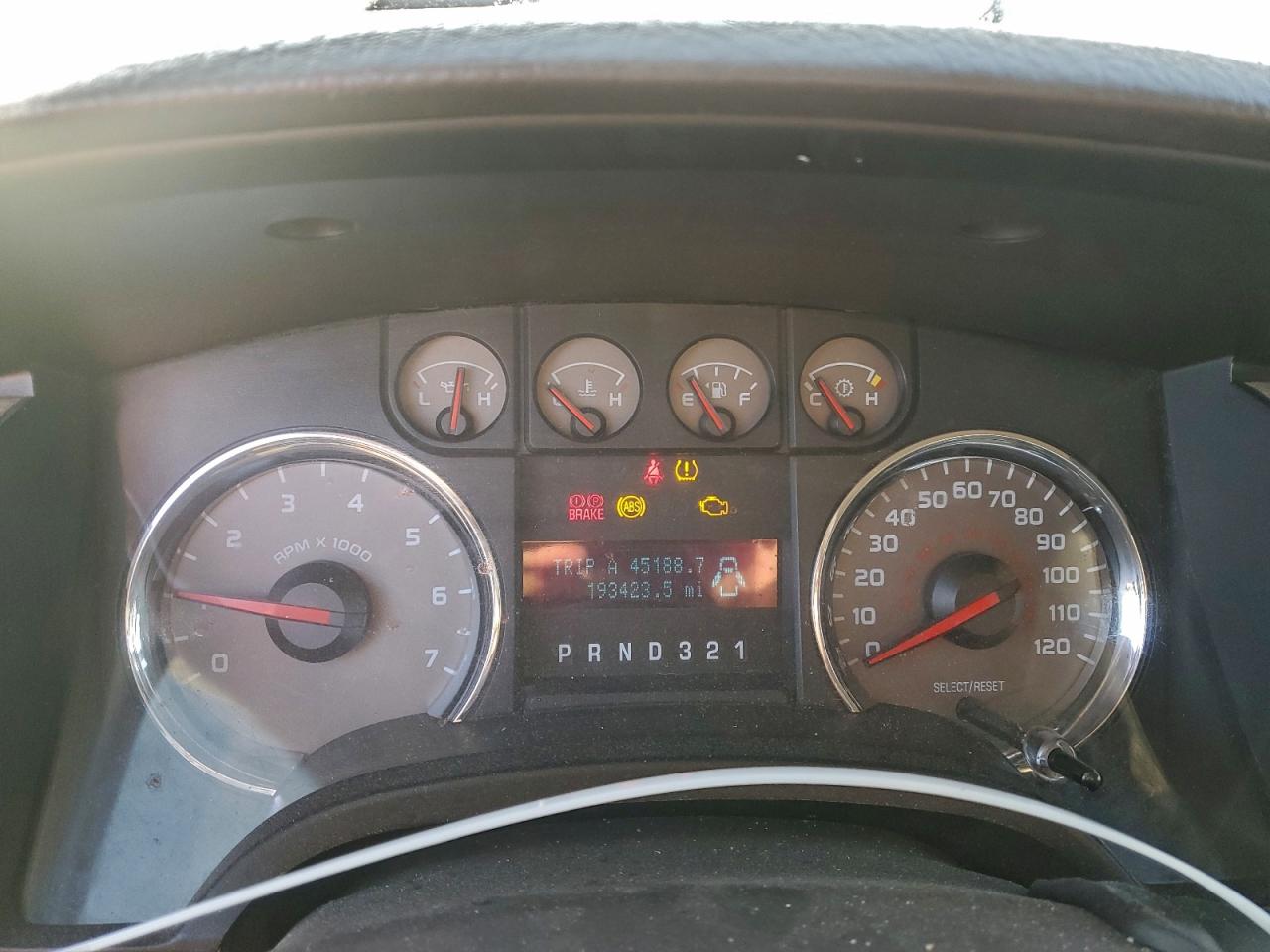 Ford F-150 Supercrew Image 9