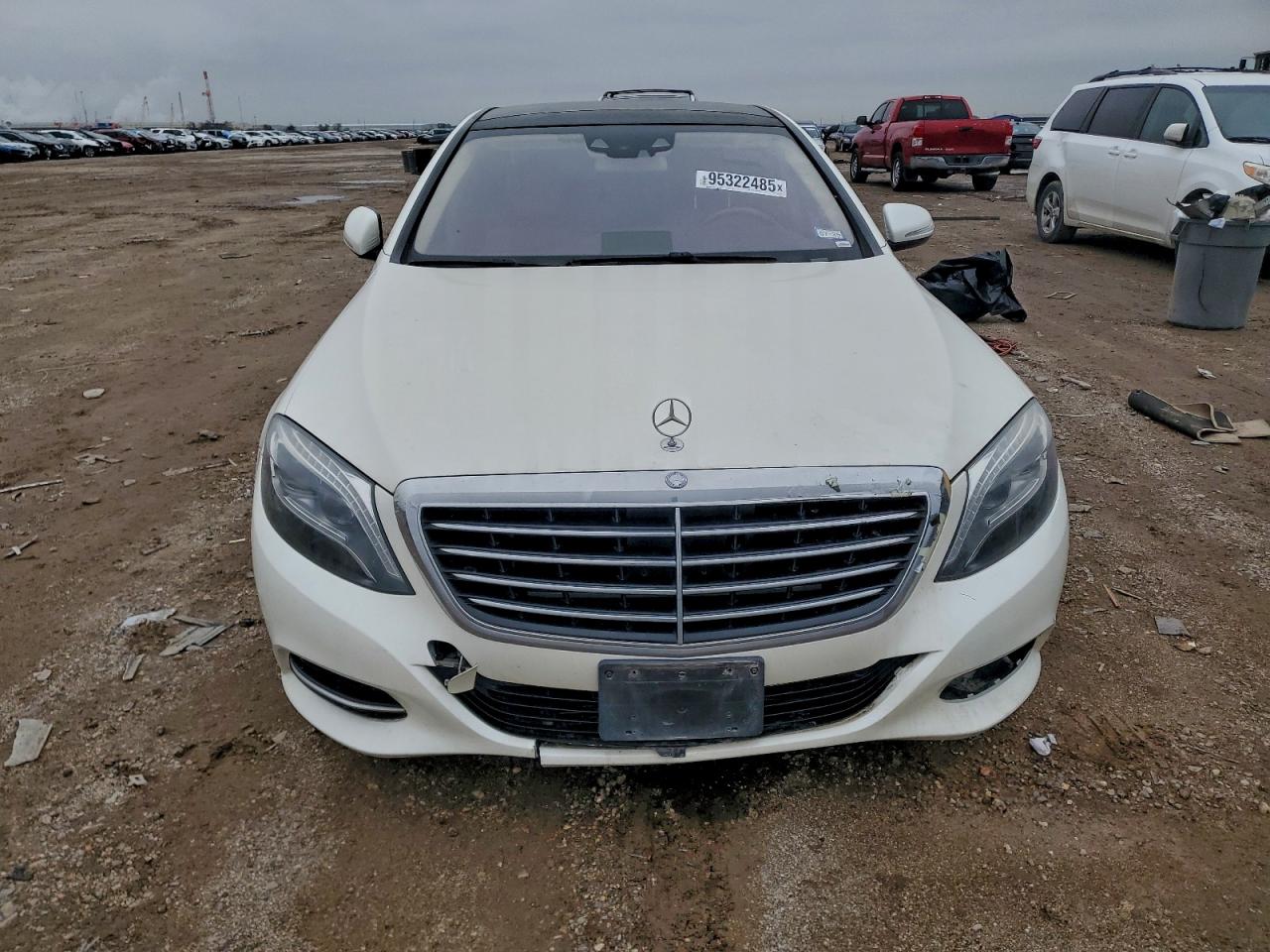 Mercedes-Benz S-Class 550 Image 7