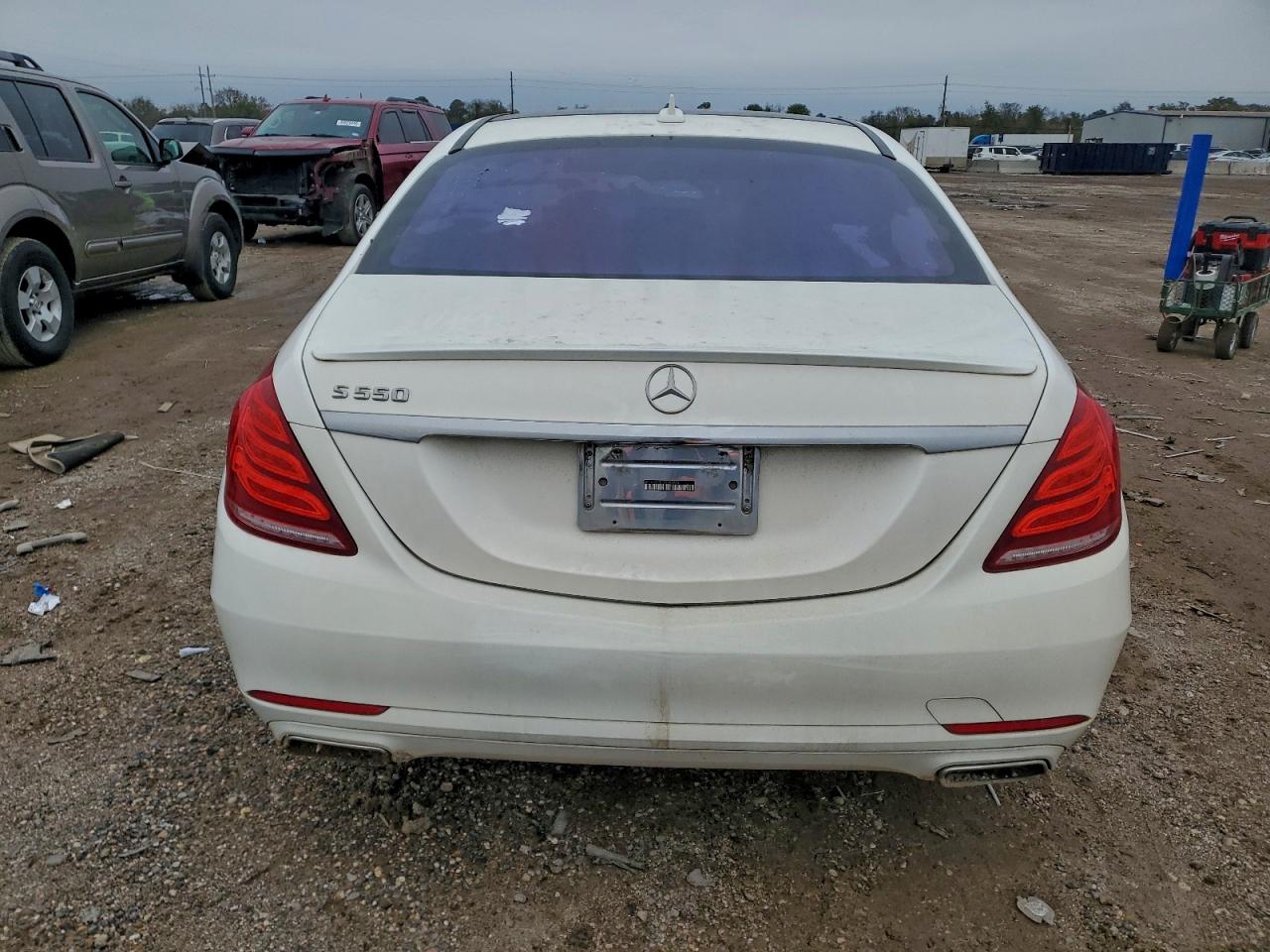 Mercedes-Benz S-Class 550 Image 4