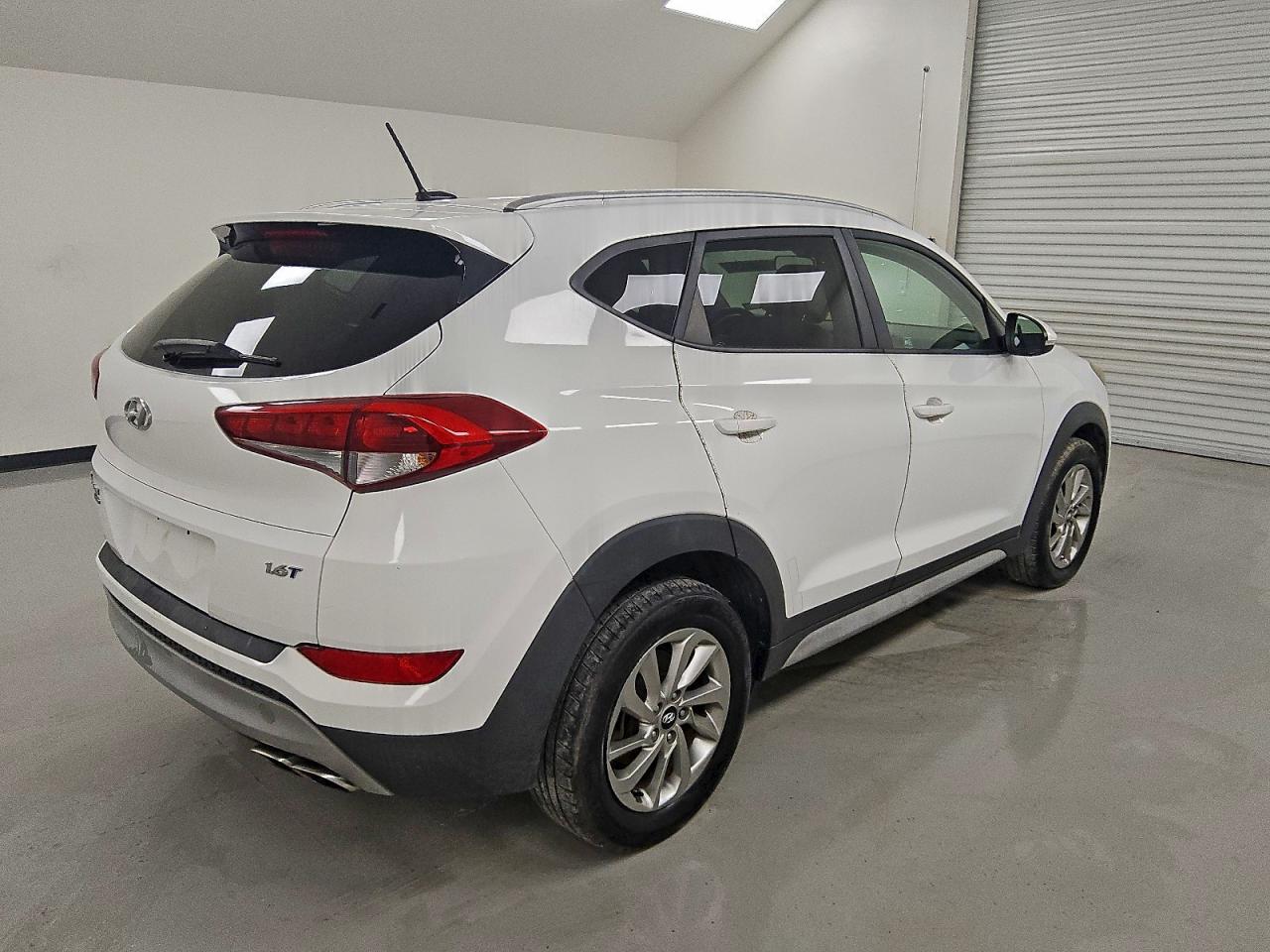 Hyundai TUCSON Limited Image 3