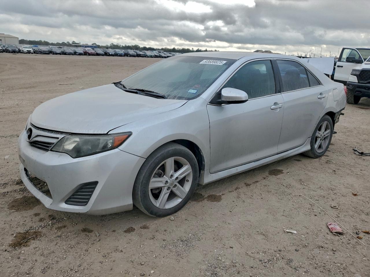 Toyota Camry L Image 1