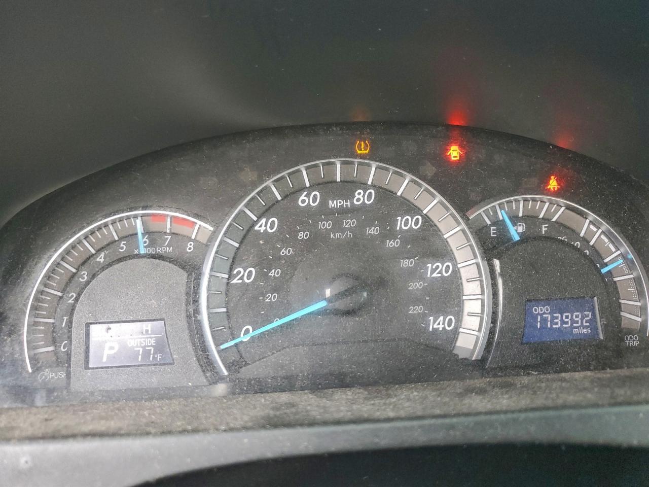 Toyota Camry L Image 4