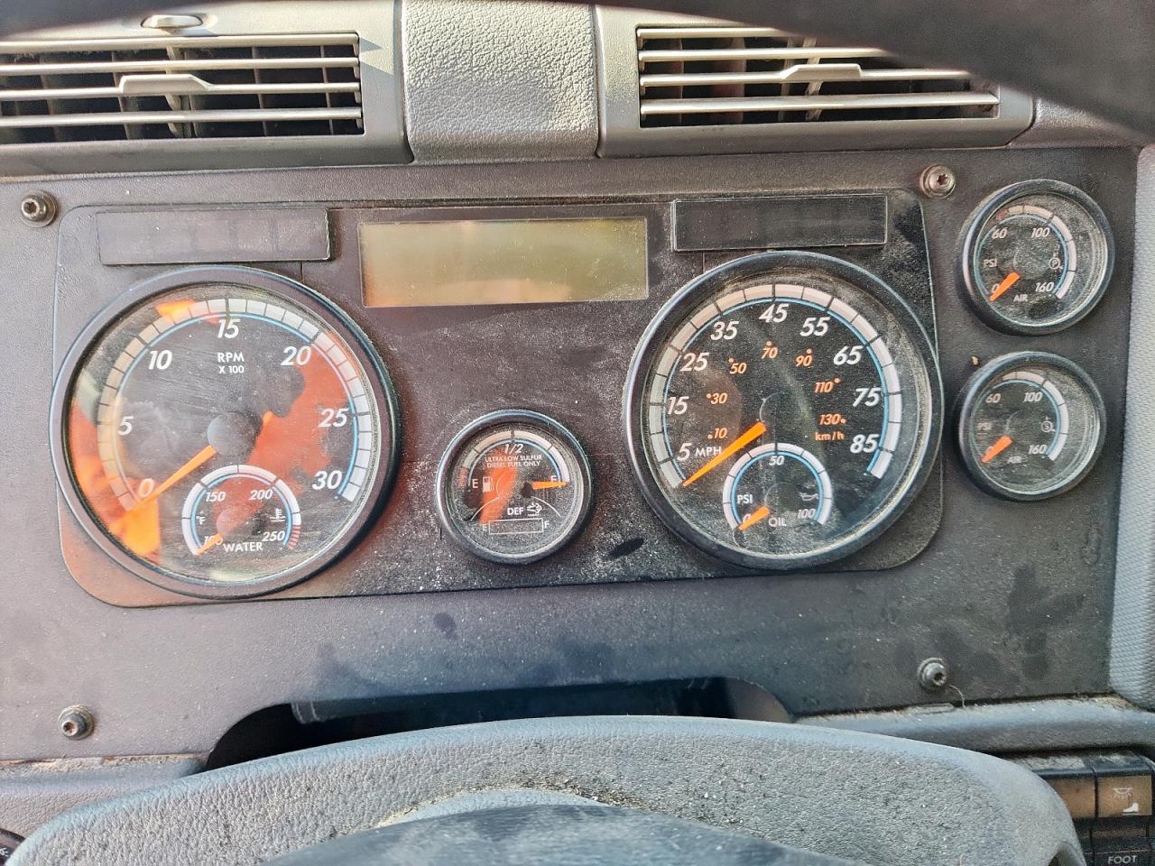 Freightliner Cascadia 1 Image 3