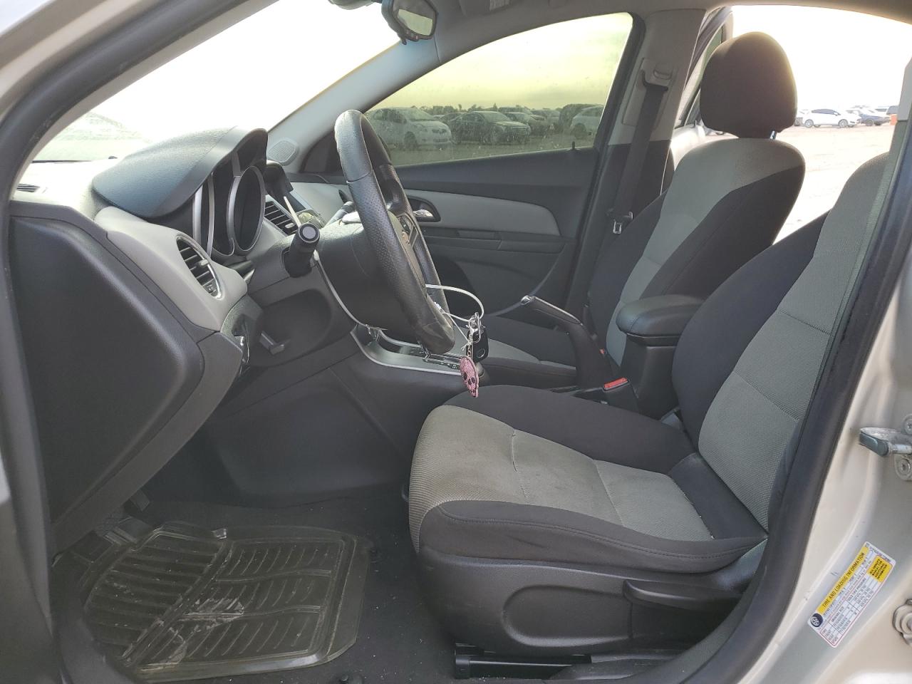 Chevrolet Cruze Ls Image 8