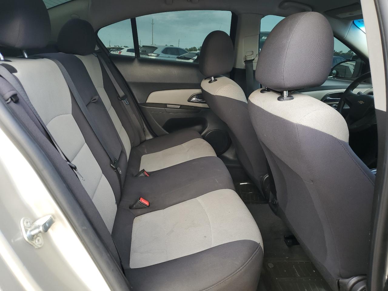 Chevrolet Cruze Ls Image 2