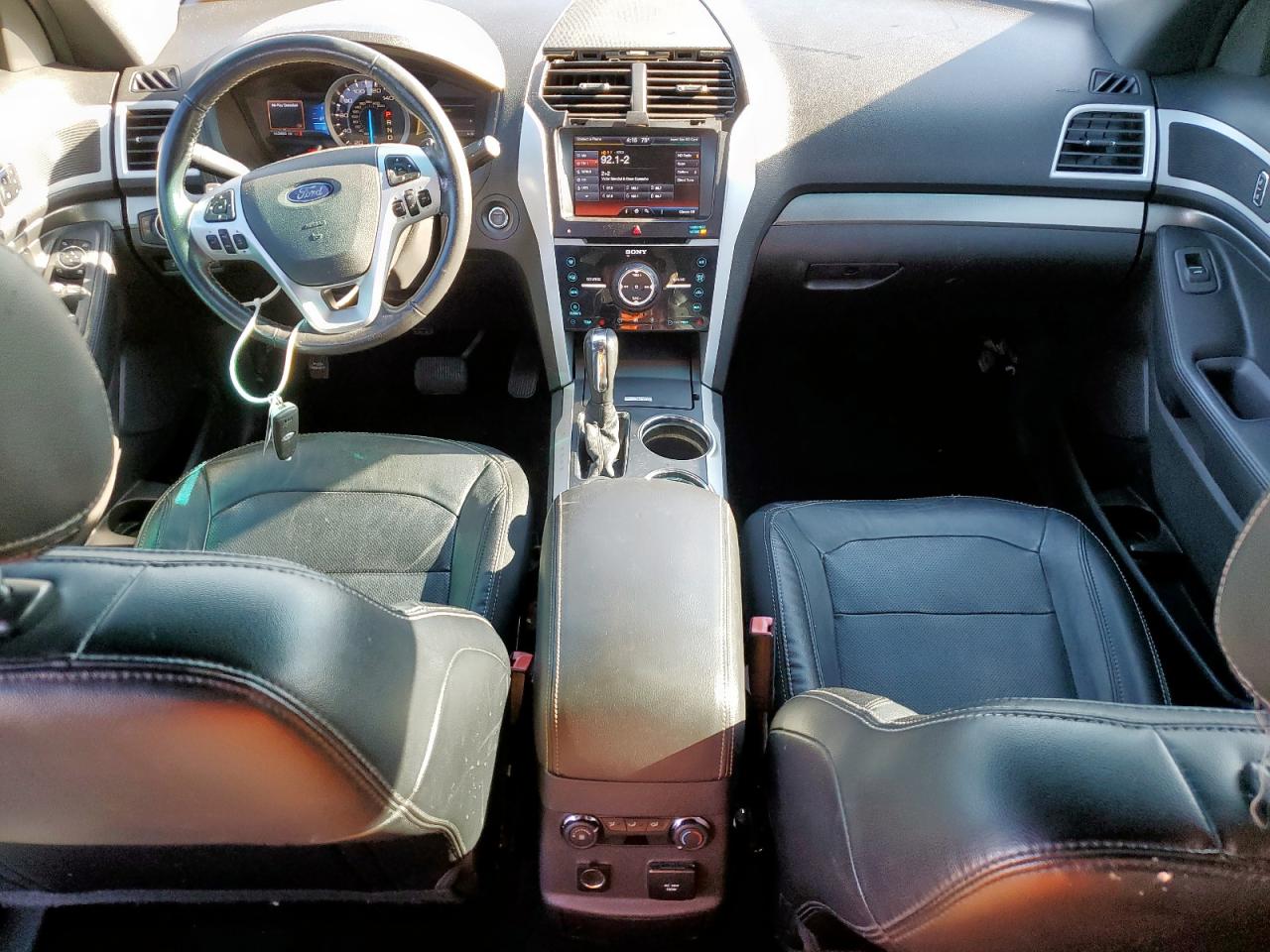 Ford Explorer Sport Image 3