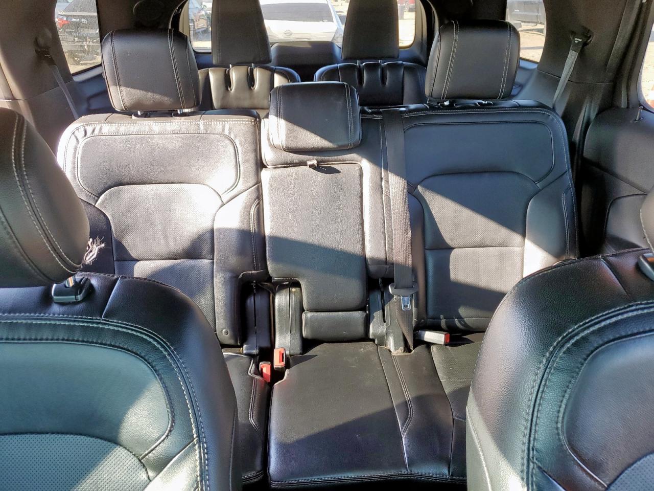 Ford Explorer Sport Image 12