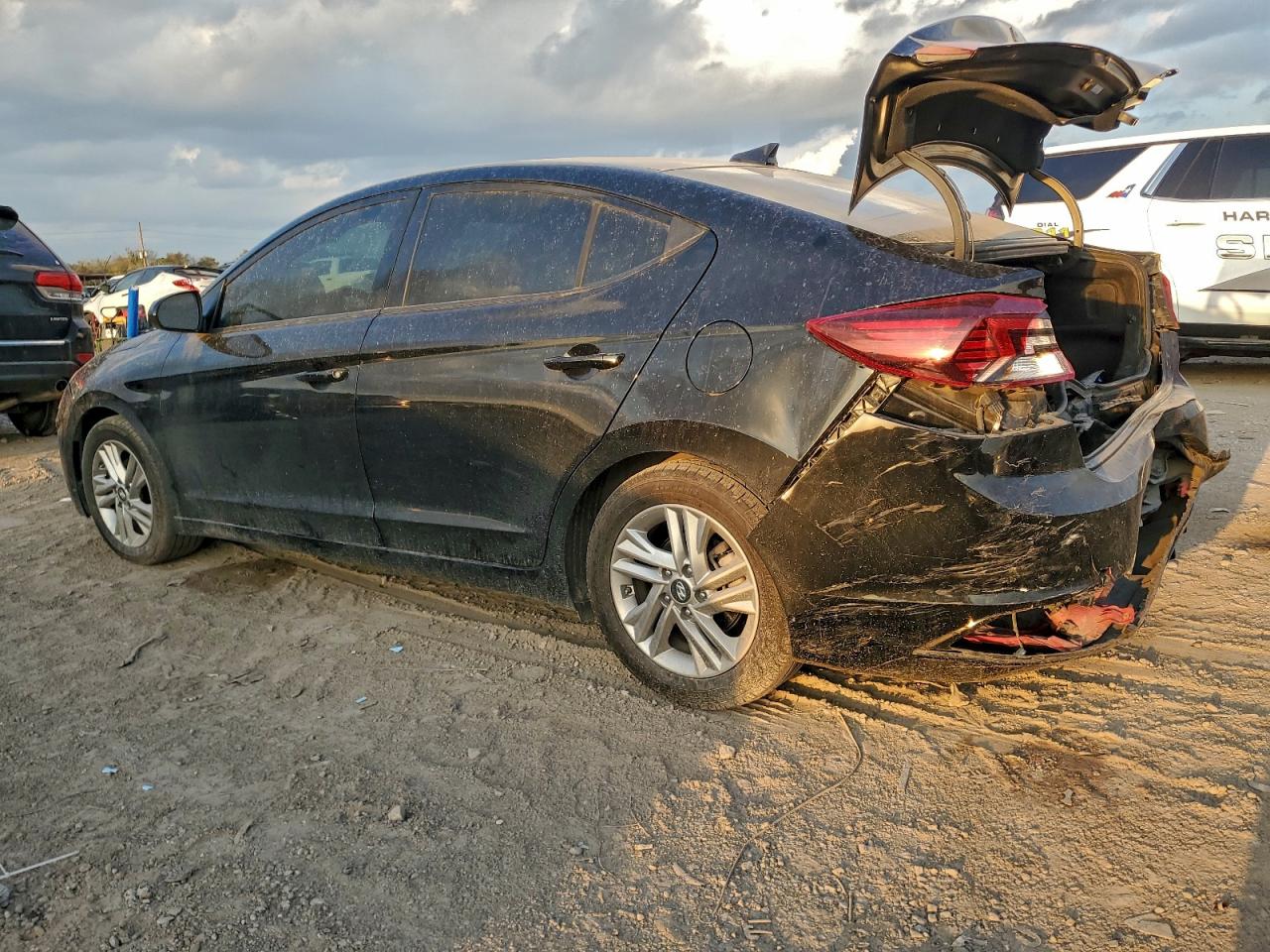 Hyundai ELANTRA Sel Image 5