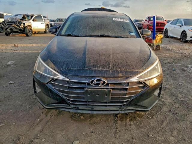 Hyundai ELANTRA Sel Image 10