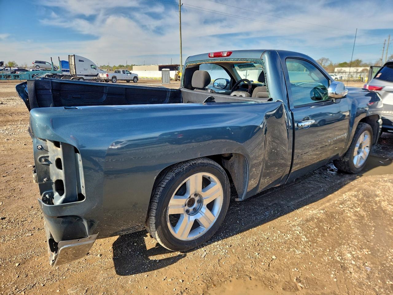 Chevrolet Silverado C1500 Image 3
