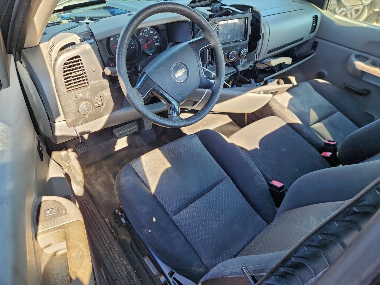 Chevrolet Silverado C1500 Image 8