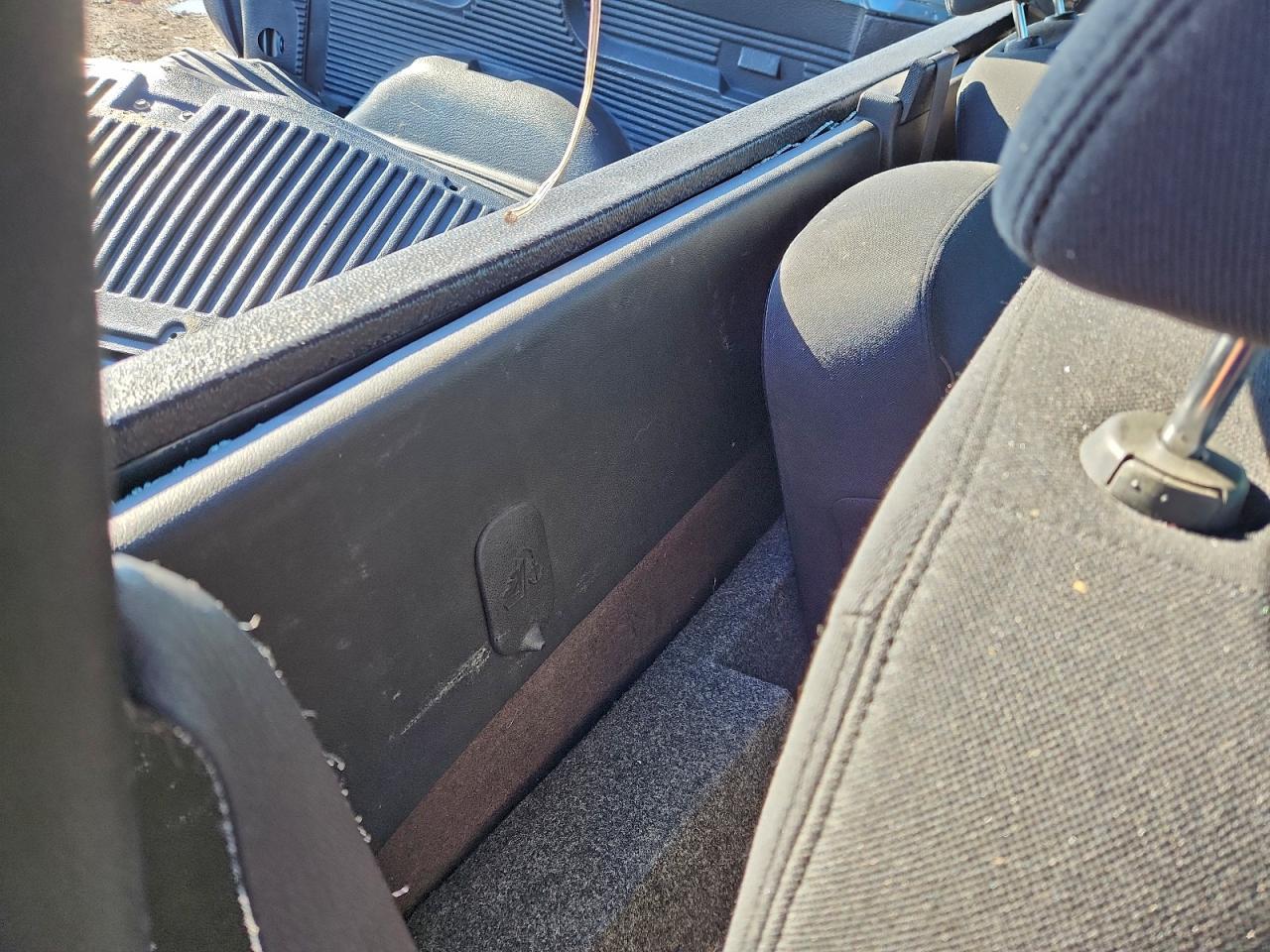 Chevrolet Silverado C1500 Image 13