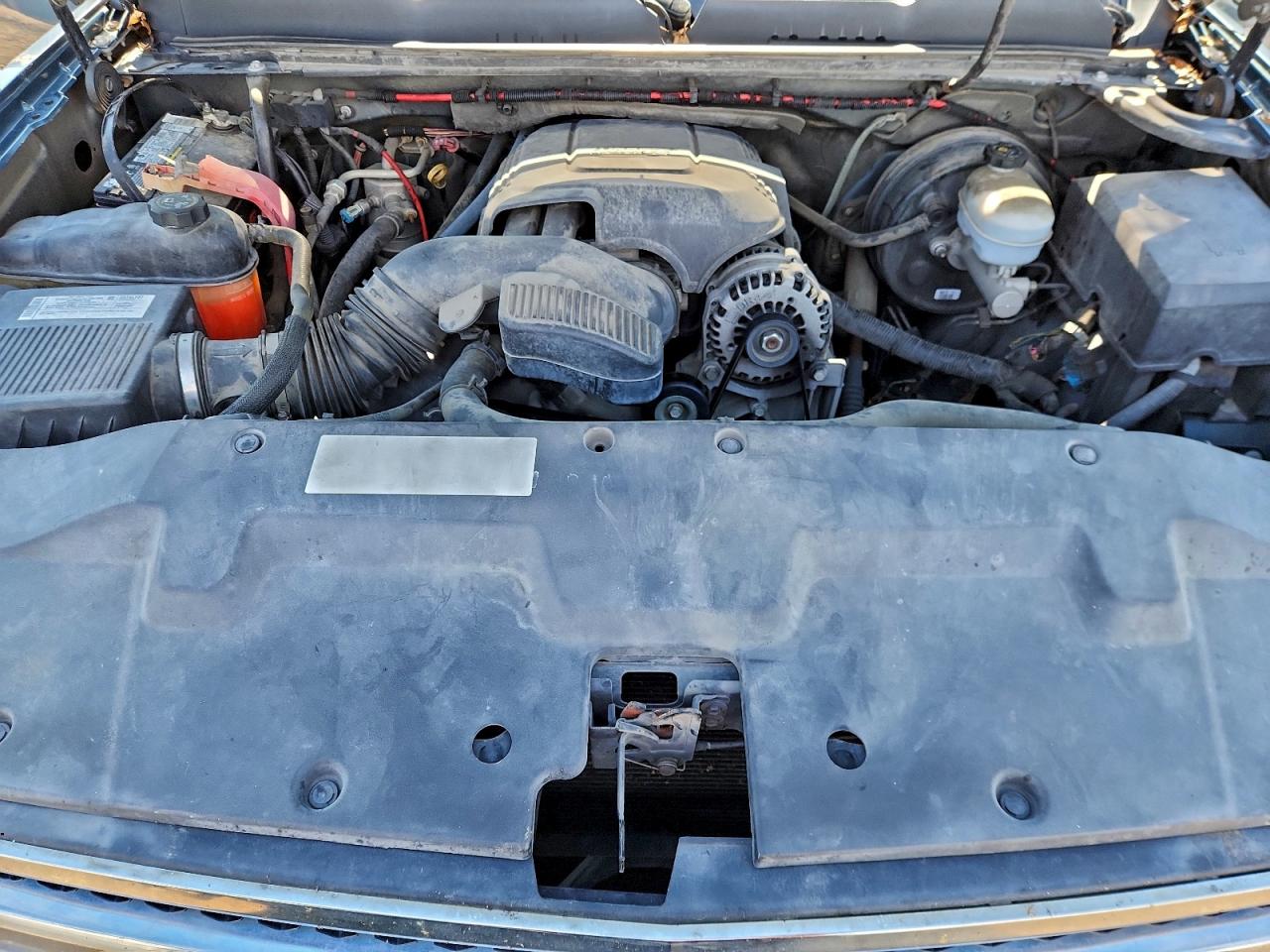 Chevrolet Silverado C1500 Image 2