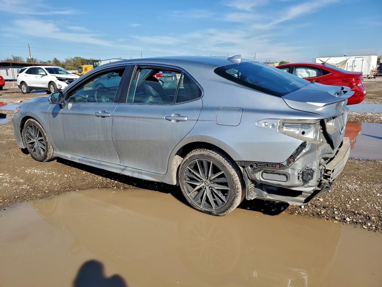 Toyota Camry Se Image 10