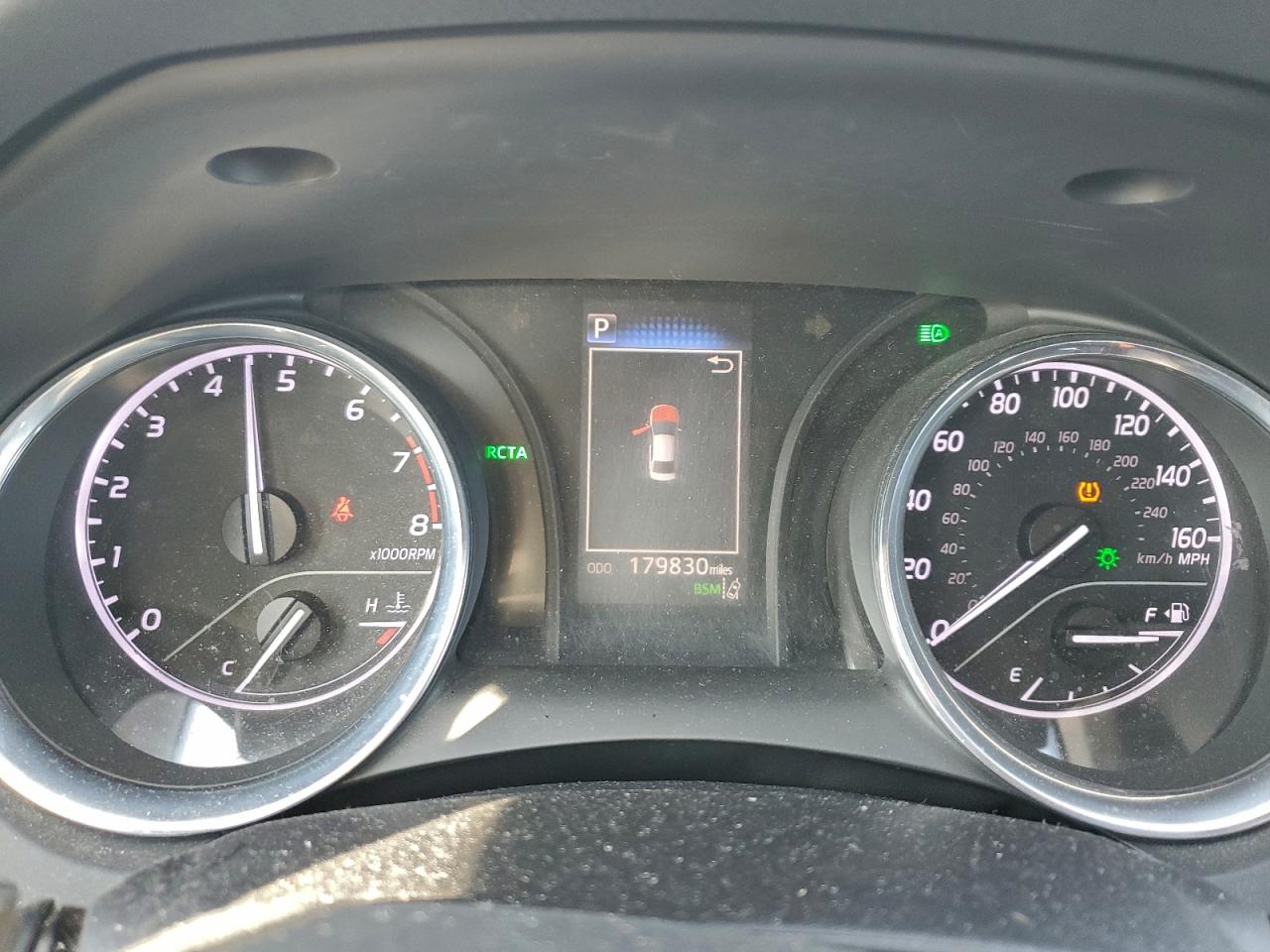 Toyota Camry Se Image 11