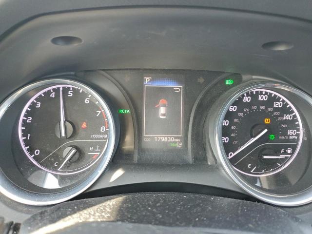 Toyota Camry Se Image 11