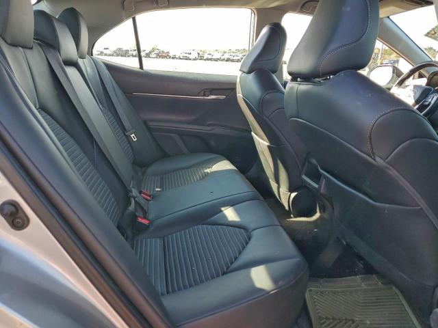 Toyota Camry Se Image 8