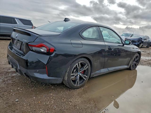 BMW 2 Series Image 2