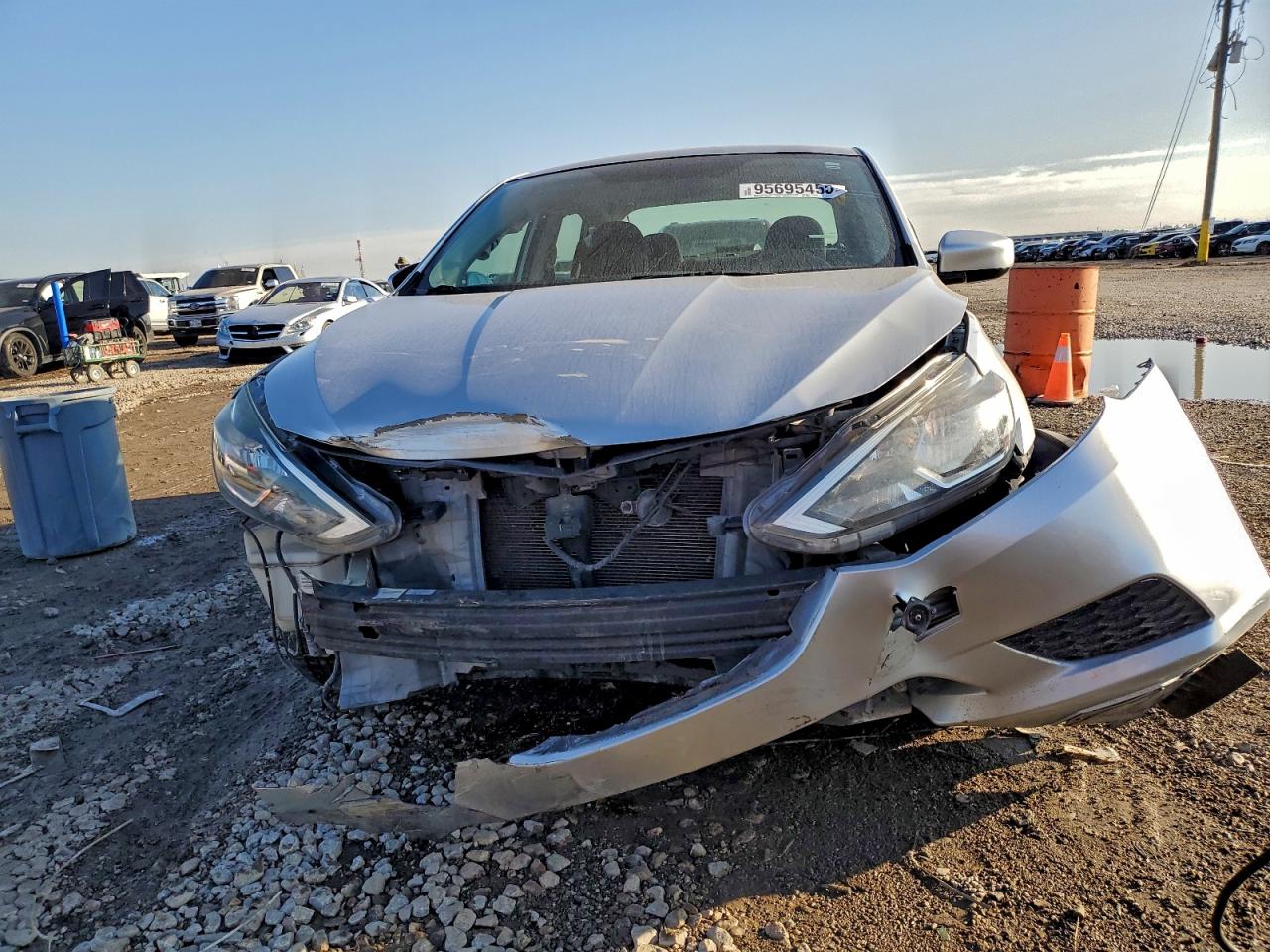 Nissan Sentra S Image 2