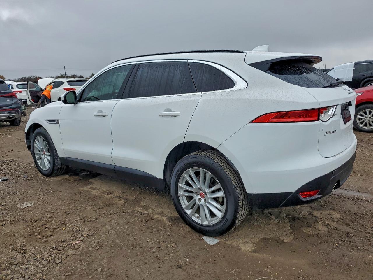 Jaguar F-PACE Prestige Image 3