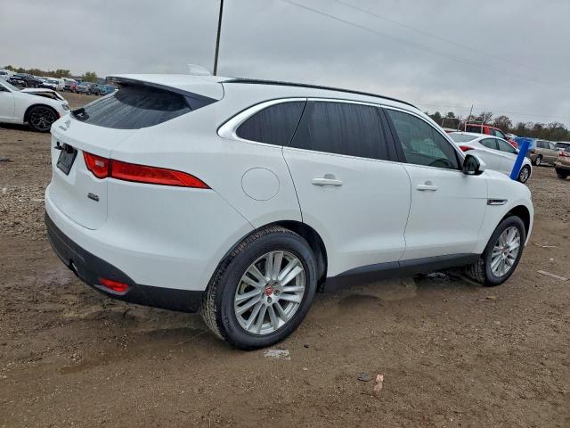 Jaguar F-PACE Prestige Image 4