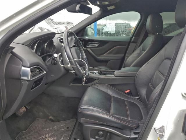 Jaguar F-PACE Prestige Image 2