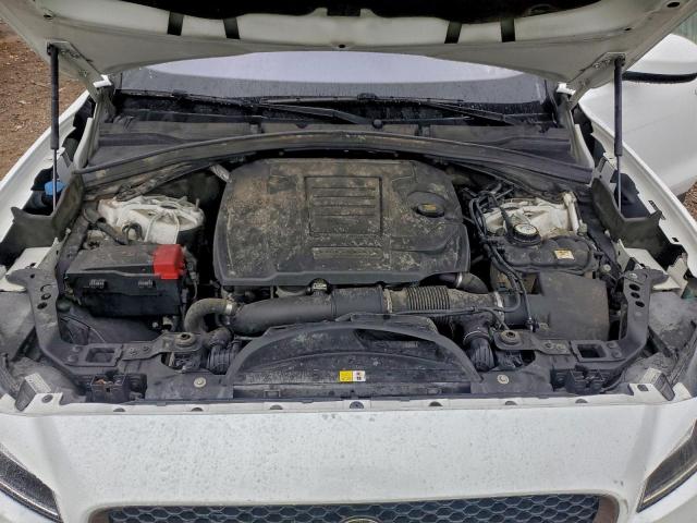 Jaguar F-PACE Prestige Image 10