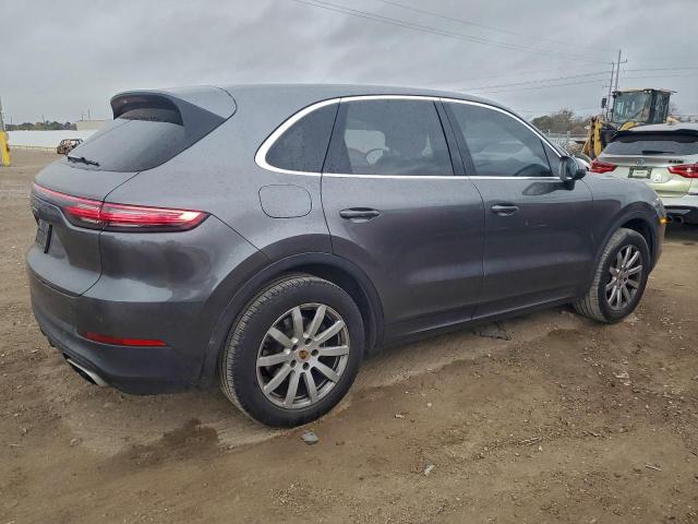 Porsche Cayenne Image 10