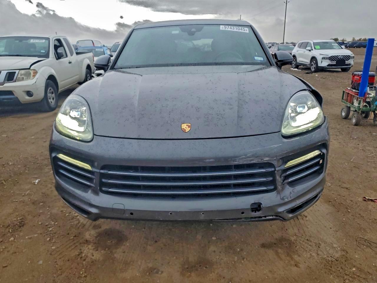 Porsche Cayenne Image 3