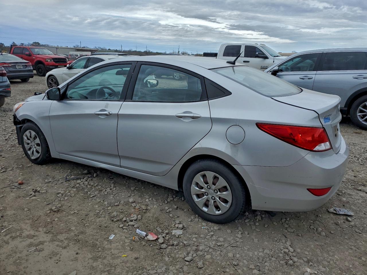Hyundai ACCENT Se Image 2