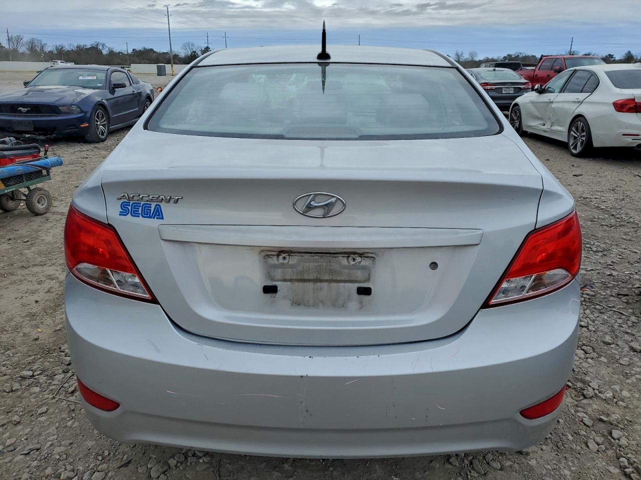Hyundai ACCENT Se Image 5