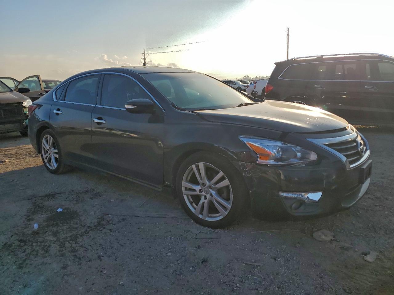 Nissan Altima 3.5s Image 5